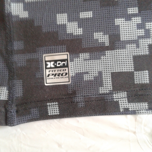 Men's Reebok Dri Fit MED. short sleeve t-shirt camo print - Picture 3 of 7